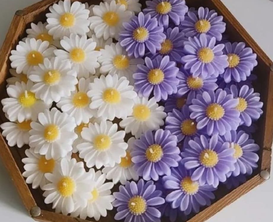 🌻 Sunflower Candles (Custom Colors) Set of 2